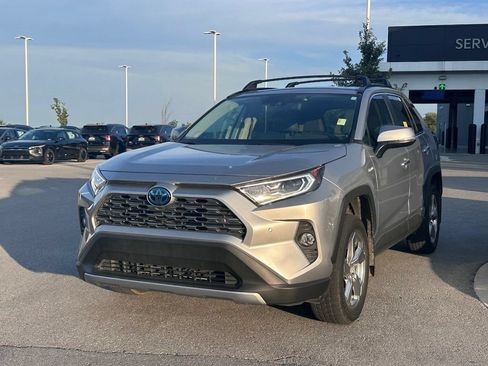 Used 2020 Toyota RAV4 Limited w/ Limited Grade Weather Package AWD/4WD image 3