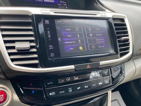 Used 2017 Honda Accord EX image 18