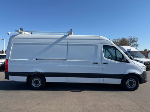 Used 2023 Mercedes-Benz Sprinter 2500 image 8