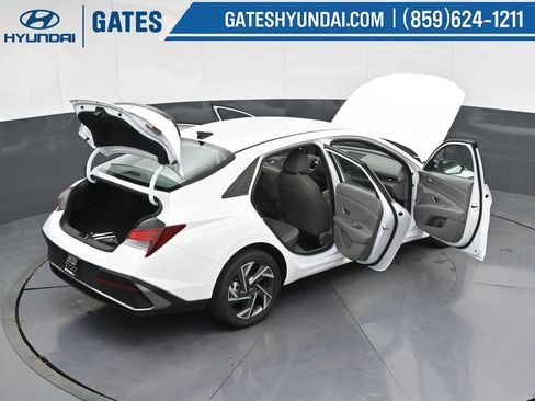 Used 2025 Hyundai Elantra Sport FWD image 44