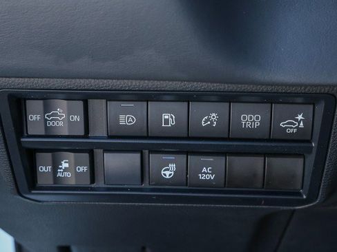 Used 2023 Toyota Tundra Platinum image 29