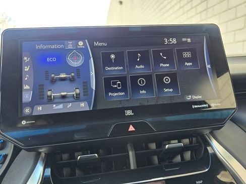 Used 2022 Toyota Venza XLE image 60