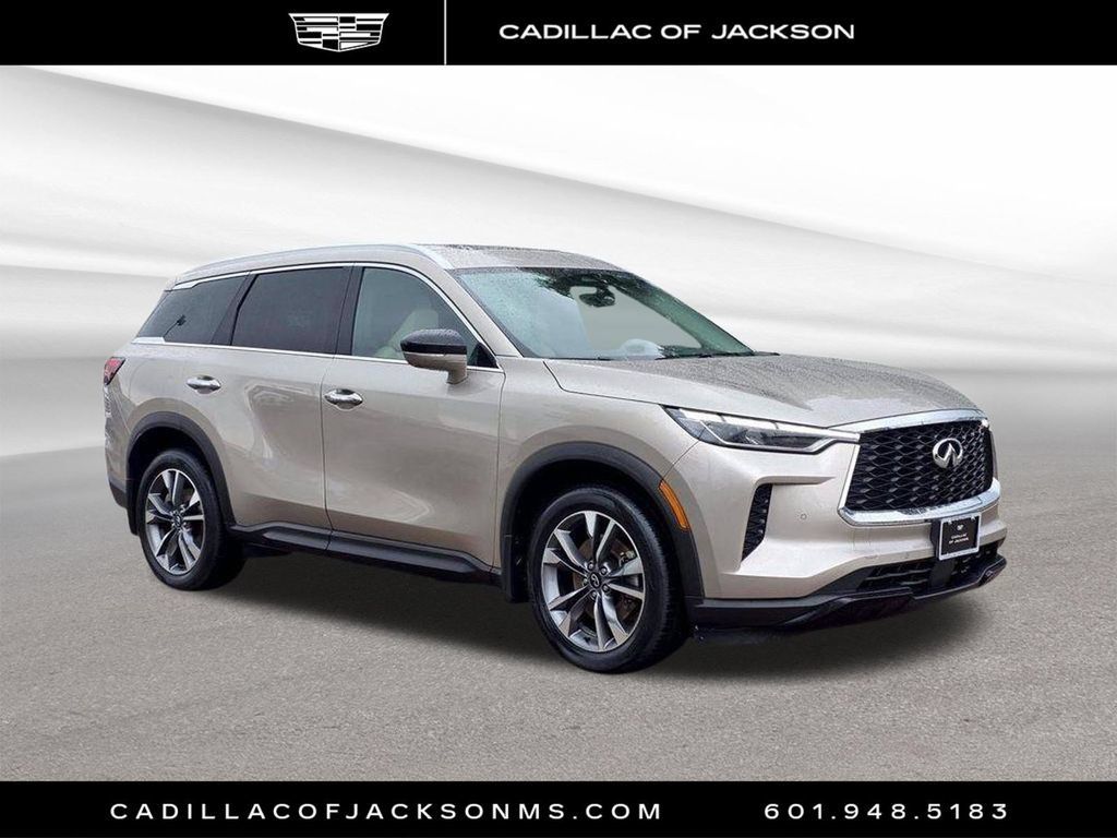 Used 2023 INFINITI QX60 Luxe w/ Cargo Package AWD/4WD image 3