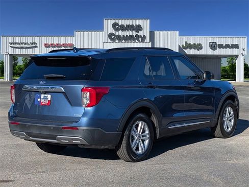 Used 2020 Ford Explorer XLT w/ Equipment Group 202A image 4
