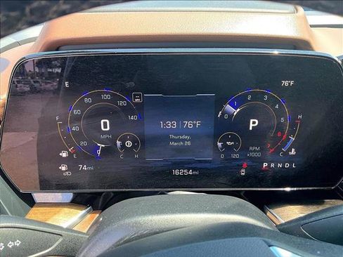 Certified 2025 Chevrolet Suburban High Country image 22