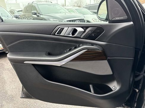 Used 2025 BMW X5 xDrive50e image 23