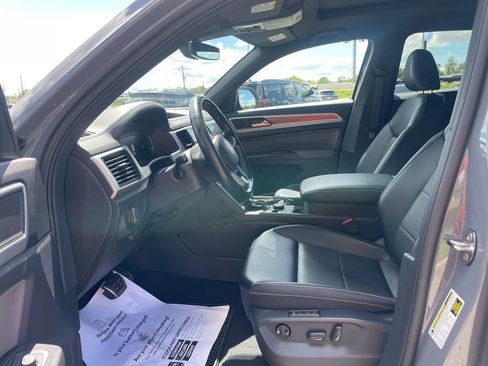 Used 2022 Volkswagen Atlas Cross Sport SEL R-Line AWD/4WD image 12