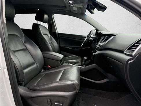 Used 2016 Hyundai Tucson Limited w/ Option Group 03 image 18