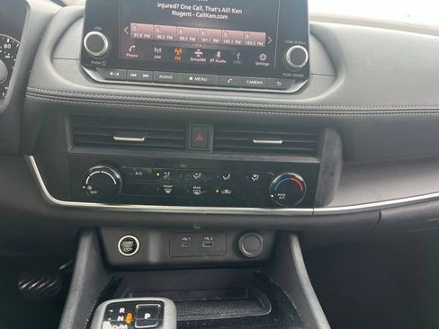 Used 2023 Nissan Rogue S FWD image 18