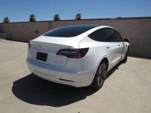 Used 2022 Tesla Model 3 Long Range AWD/4WD image 3