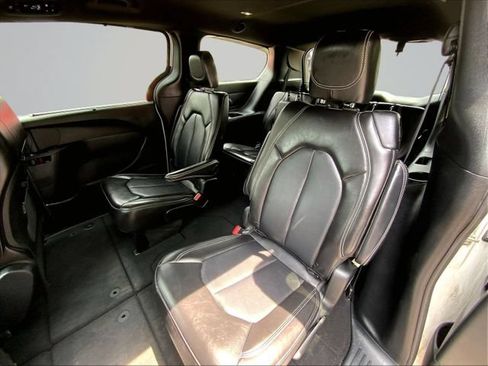 Used 2025 Chrysler Pacifica Select FWD image 31