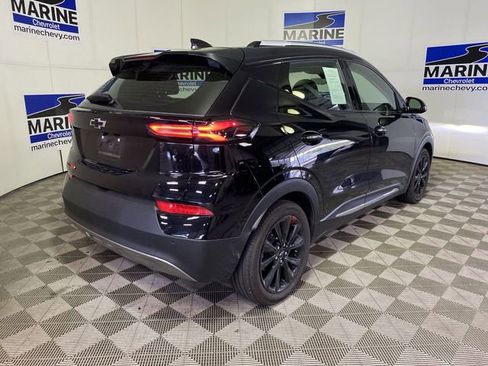 Used 2023 Chevrolet Bolt EUV Premier w/ Redline Edition image 16