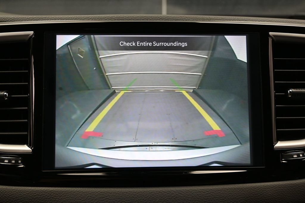 Used 2024 Chrysler Pacifica Touring-L FWD image 36