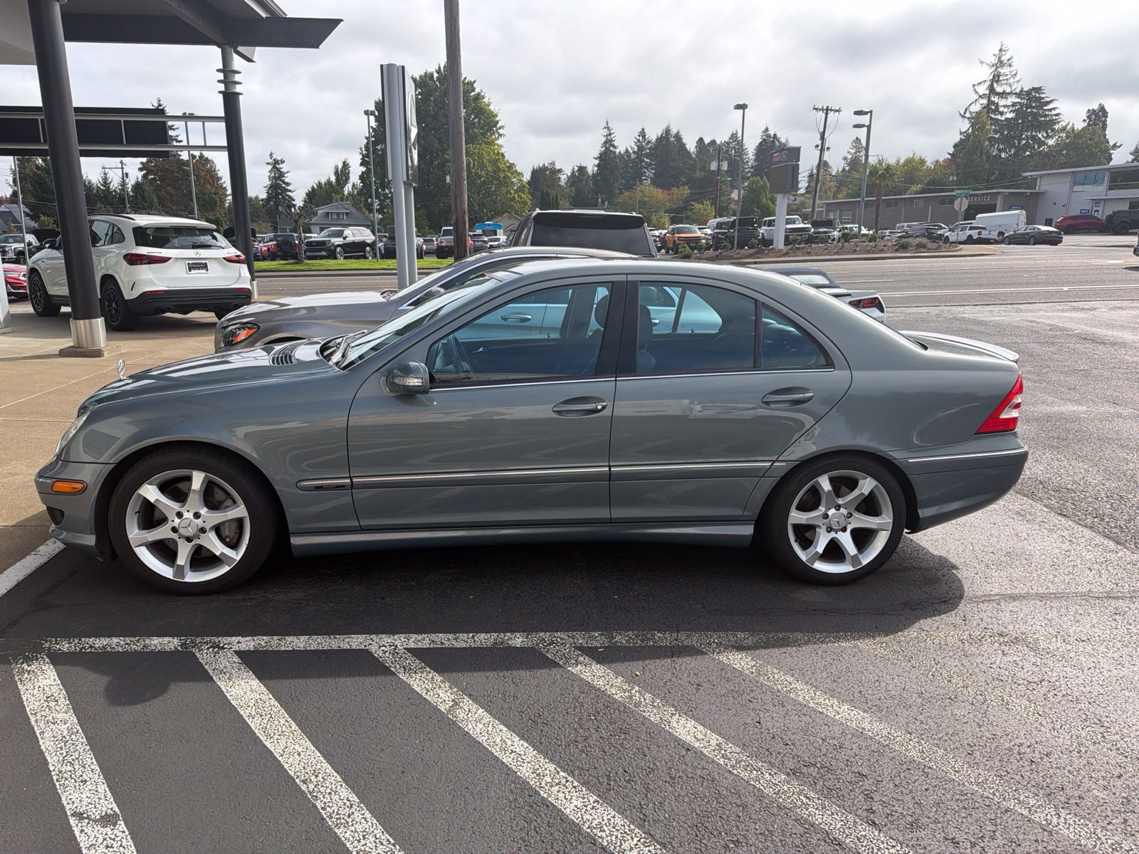 Used 2007 Mercedes-Benz C 230 Sedan image 3