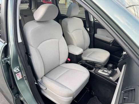 Used 2014 Subaru Forester 2.5i Premium w/ All-Weather Package AWD/4WD image 21