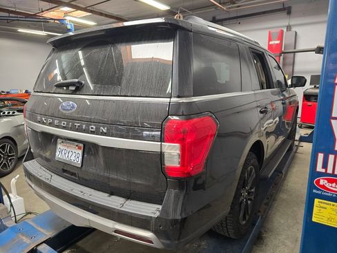 Used 2024 Ford Expedition XLT image 11