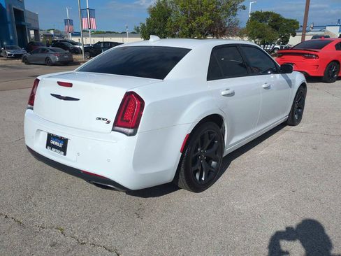 Used 2022 Chrysler 300 S RWD image 8