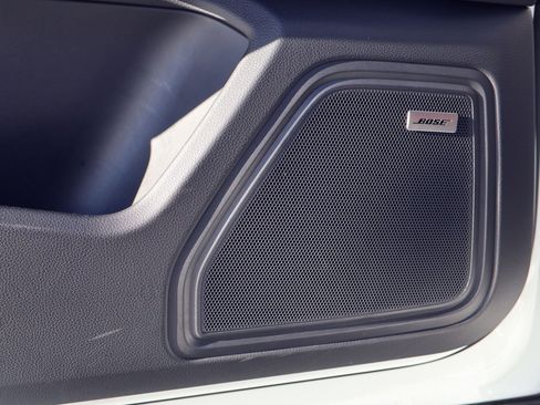 Certified 2025 Porsche Macan image 14