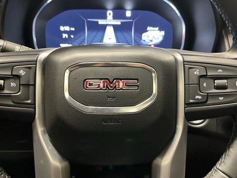 Used 2023 GMC Yukon SLT image 16