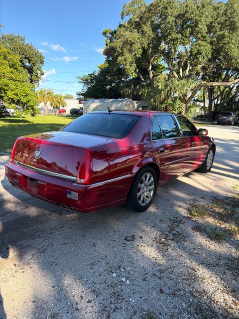 Used 2008 Cadillac DTS w/ Sun And Sound Package FWD image 4