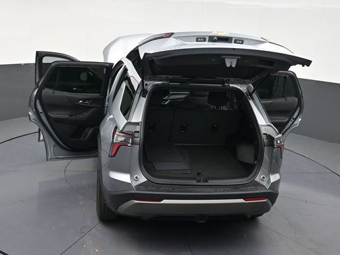 Used 2025 Chevrolet Equinox LT w/ Safety and Technology Package FWD image 33