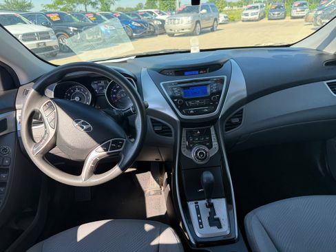 Used 2013 Hyundai Elantra GLS w/ Preferred Pkg FWD image 5