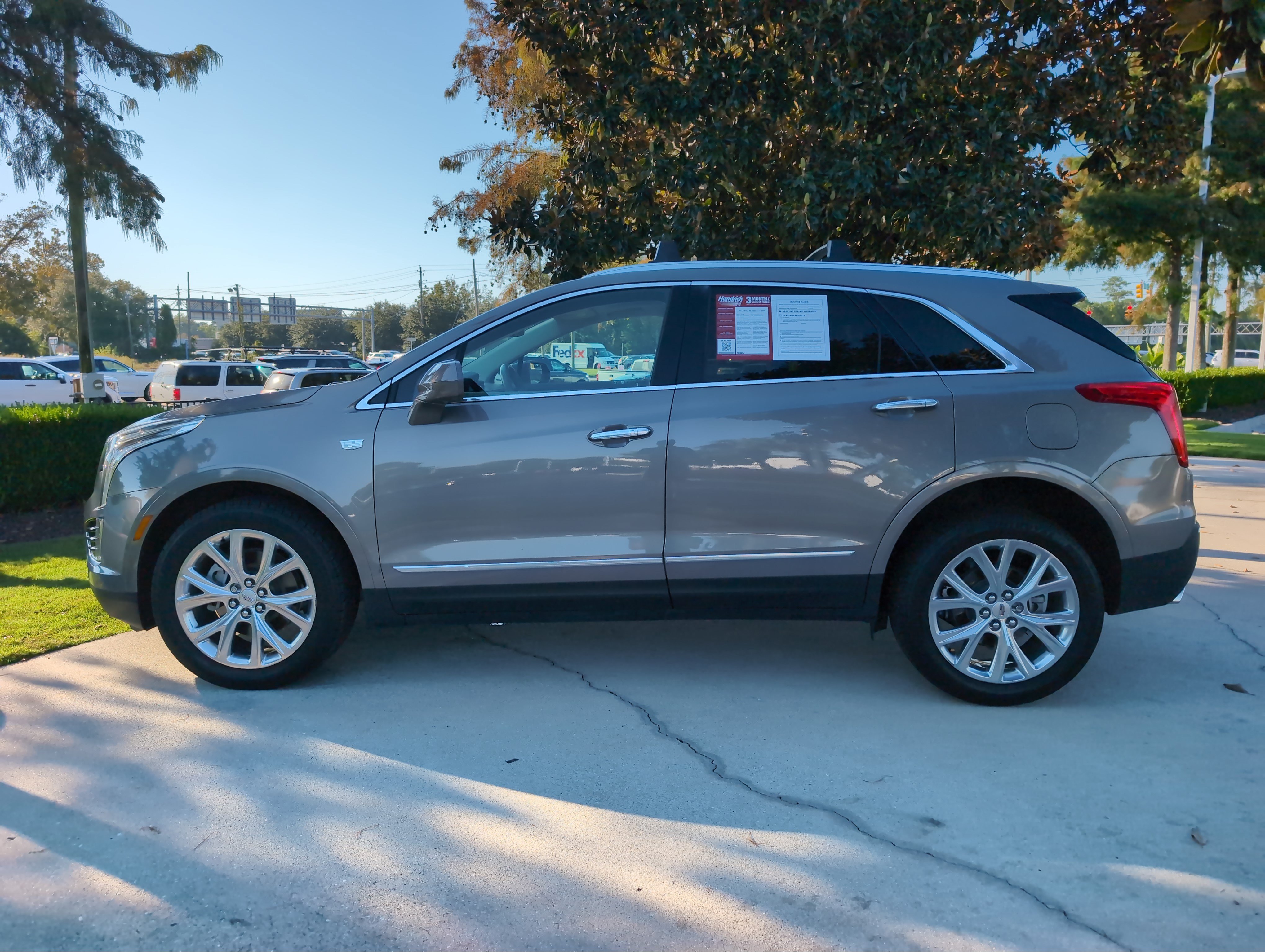 Used 2017 Cadillac XT5 Luxury w/ Driver Awareness Package FWD image 7