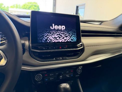 Used 2025 Jeep Compass Limited AWD/4WD image 14