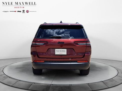 New 2025 Jeep Grand Cherokee L Limited w/ Black Appearance Package image 4