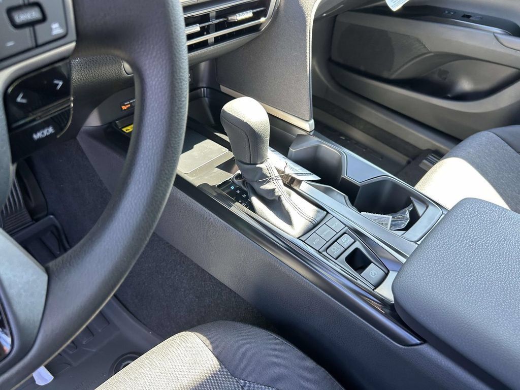 New 2026 Toyota Camry LE w/ Convenience Package FWD image 18