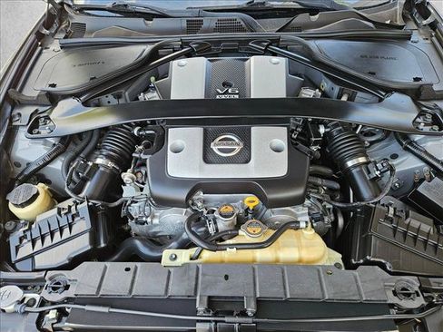 Used 2016 Nissan 370Z Coupe RWD image 24