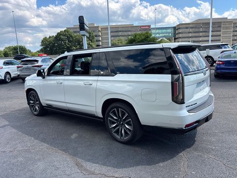 Used 2023 Cadillac Escalade ESV Sport Platinum AWD/4WD image 5