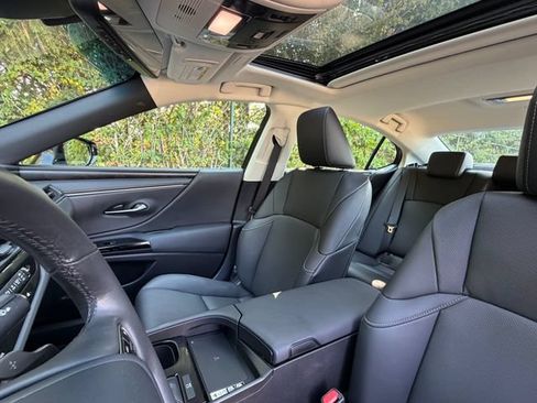 Certified 2023 Lexus ES 350 w/ Premium Package FWD image 28