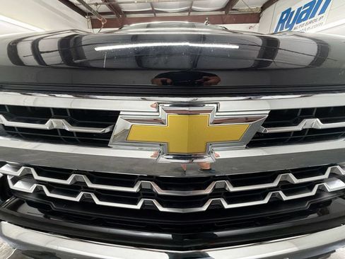 Used 2024 Chevrolet Silverado 1500 LTZ AWD/4WD image 30