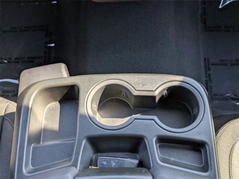 Used 2024 Chevrolet Silverado 1500 Custom image 17