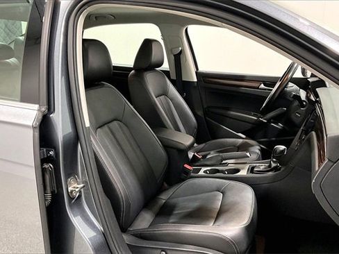 Used 2020 Volkswagen Passat 2.0T SEL image 30