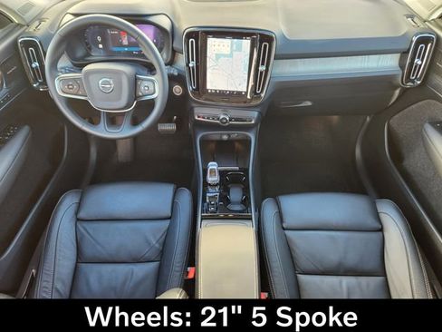 Certified 2023 Volvo XC40 B5 Ultimate w/ Climate Package image 13