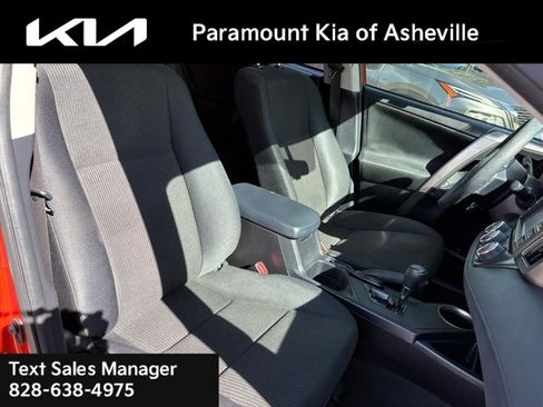 Used 2015 Toyota RAV4 LE image 18