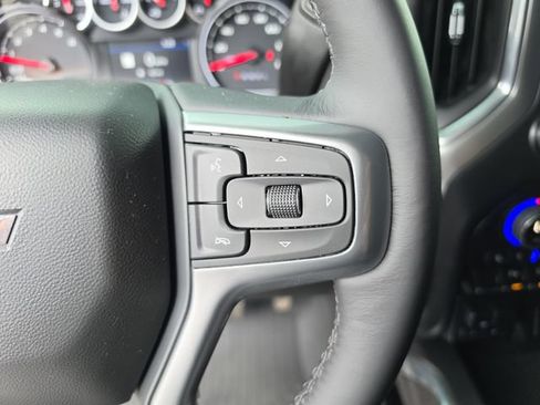 Used 2022 Chevrolet Silverado 1500 LTZ AWD/4WD image 34