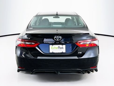 Used 2024 Toyota Camry SE image 7