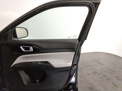 Used 2022 Jeep Compass Limited image 41