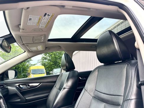 Used 2017 Nissan Rogue SL w/ SL Premium Package FWD image 40