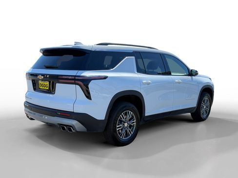 Used 2025 Chevrolet Traverse LT AWD/4WD image 5