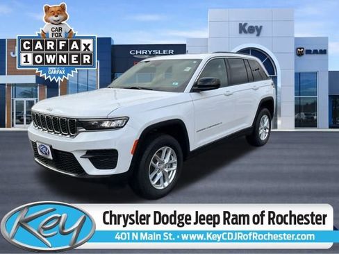 Used 2025 Jeep Grand Cherokee Laredo X image 1