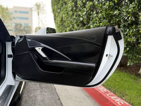 Used 2014 Chevrolet Corvette STINGRAY Z51 3LT w/ 3LT Preferred Equipment Group image 19