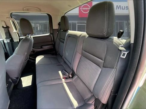 Used 2024 Nissan Frontier SV w/ Technology Package RWD image 21