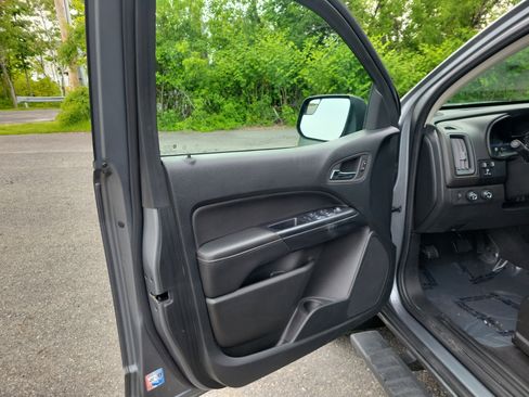 Used 2022 GMC Canyon AT4 w/ Trailering Package AWD/4WD image 15