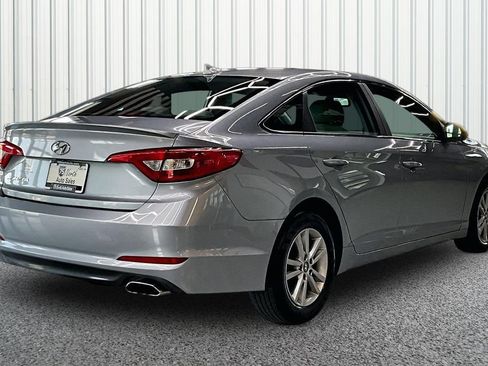 Used 2015 Hyundai Sonata SE w/ Option Group 09 FWD image 6