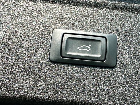 Used 2018 Audi Q5 2.0T Premium AWD/4WD image 31