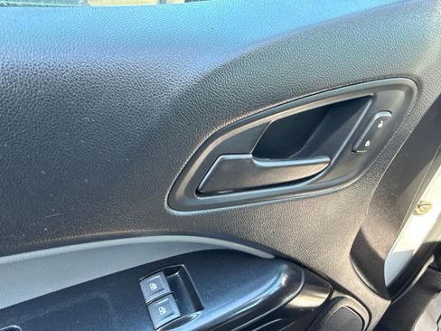 Used 2019 Chevrolet Colorado W/T RWD image 11